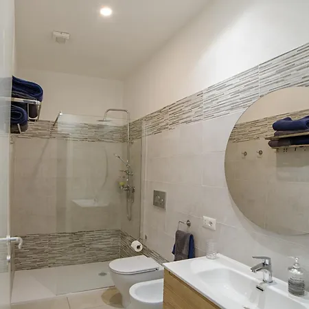 In Centro Di Charme Con Terrazza! Apartman